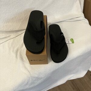Men's Black Comfort Flip-Flops